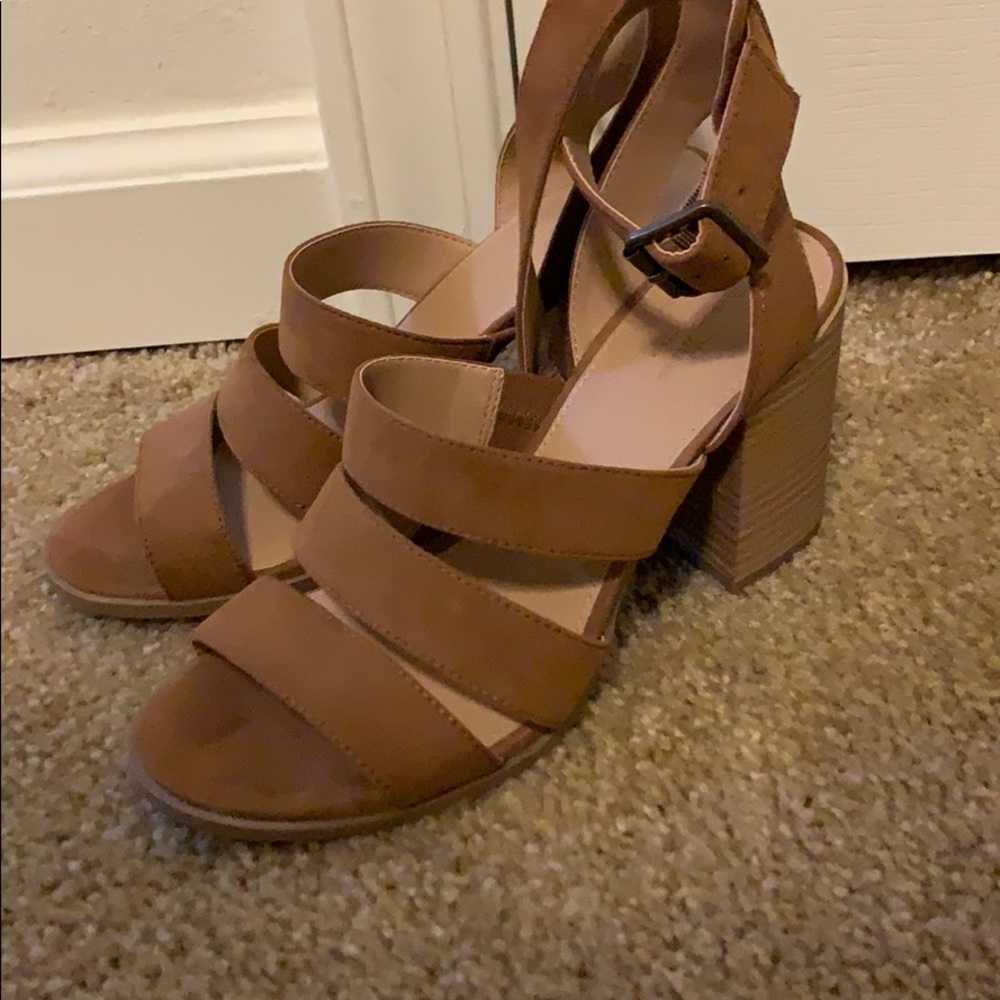 Tan block heel